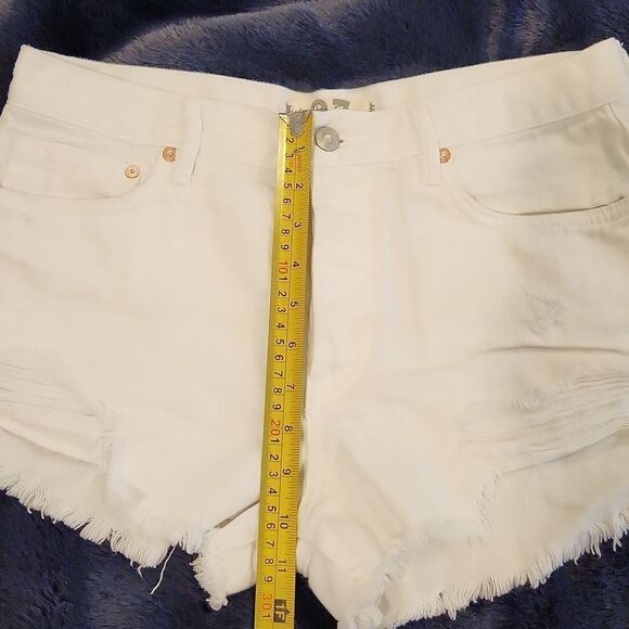White button fly Free People jean shorts size 27! - Picture 11 of 13